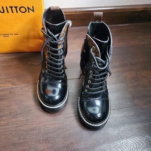 Louis Vuitton Star Trail Ankle Boot size 8.5